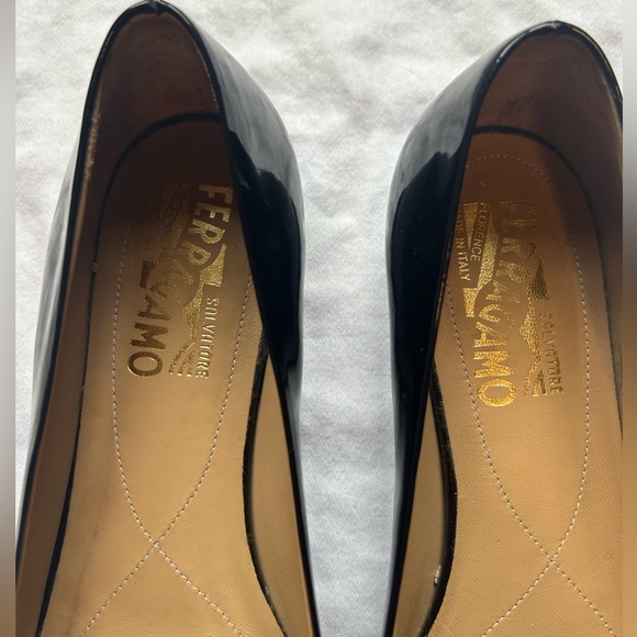Ferragamo black patent leather ballet flats with bow, size 36.5 - Picture 6 of 8